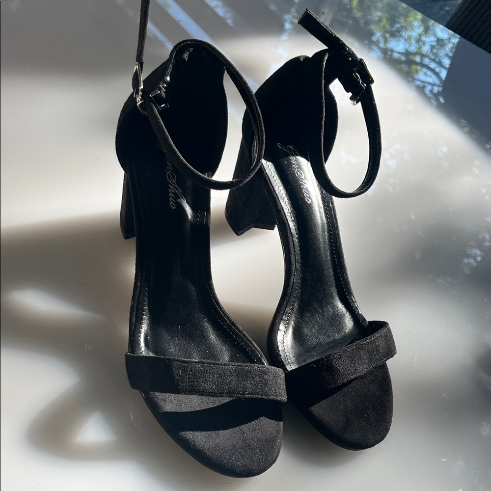 Genshuo Black Suede Ankle Strap Heels